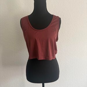 Gymshark Women's Burgundy and Red Crop-top